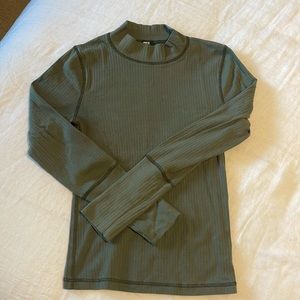 Green thermal long sleeve